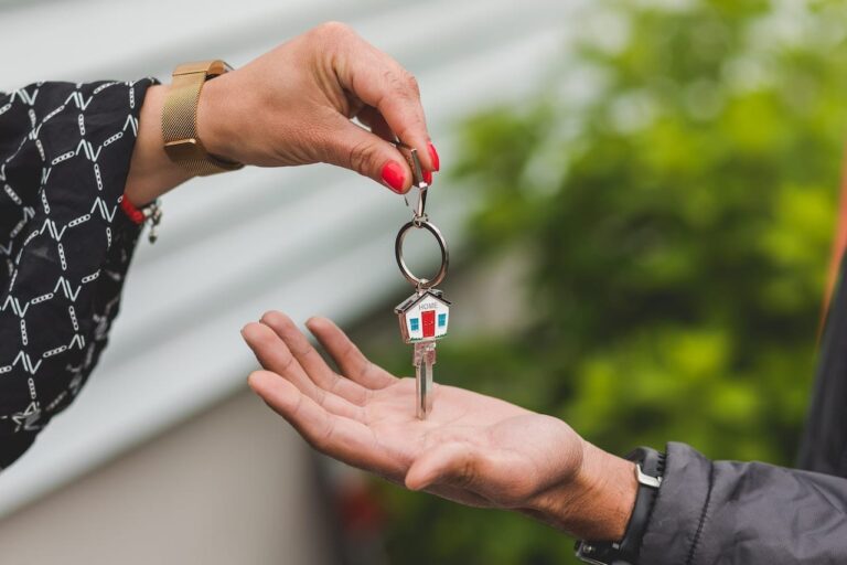¿Qué significa comprar una vivienda llave en mano?
