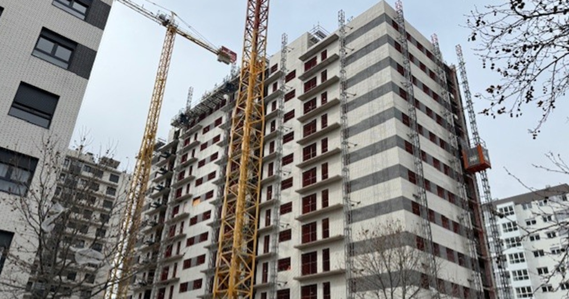 Vista del edificio en construcción. La la fachada ya se ha completado