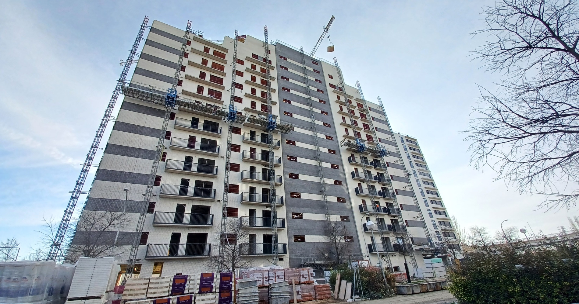 Vista del edificio en construcción. La la fachada ya se ha completado